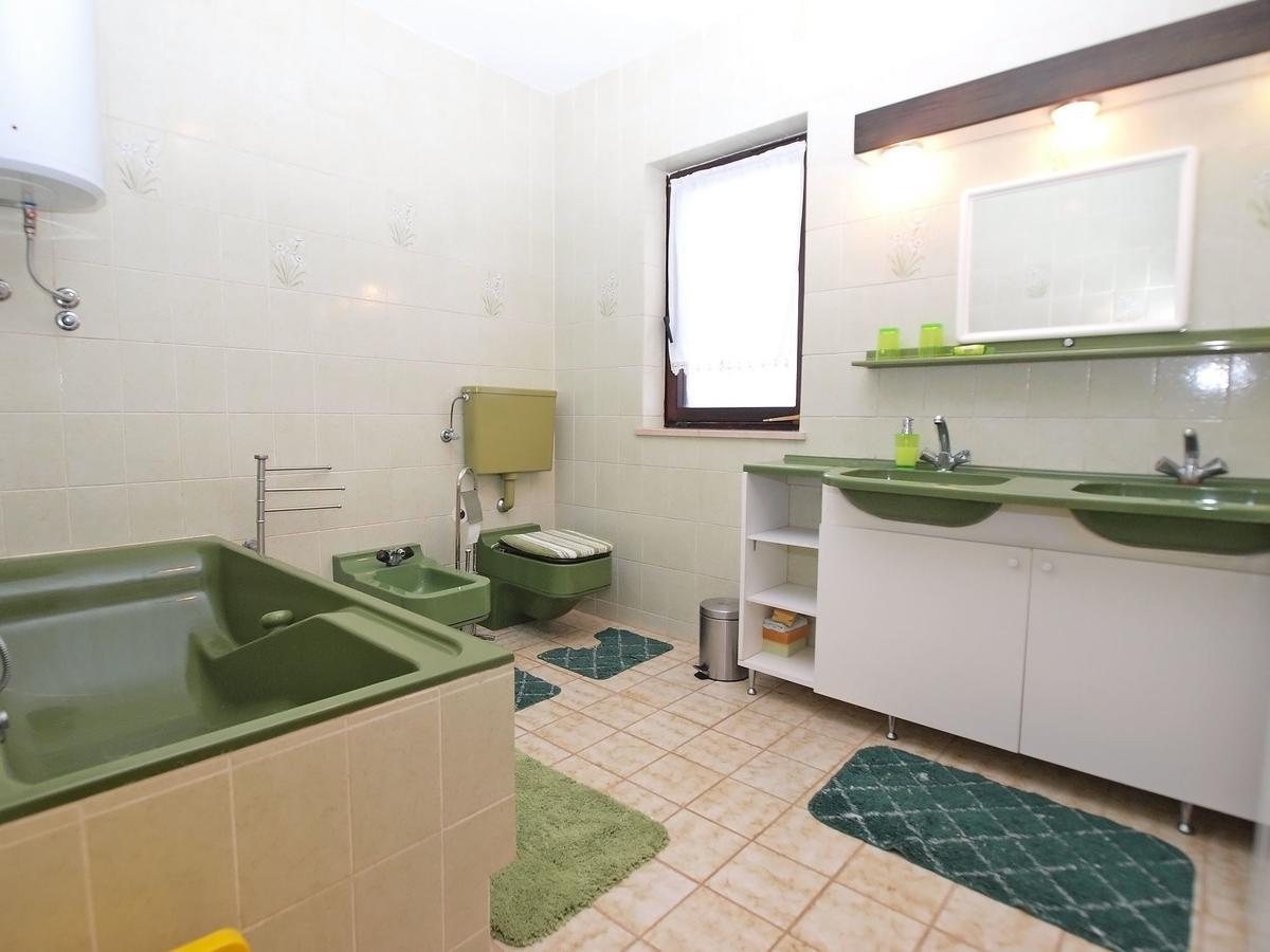 Apartments Dvorine 1210 Баньоле Екстер'єр фото